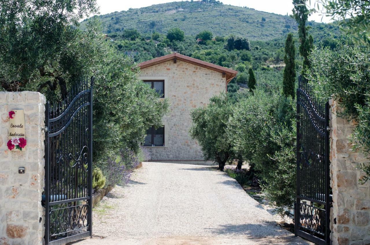 Hostal Casale Madeccia Sonnino Exterior foto