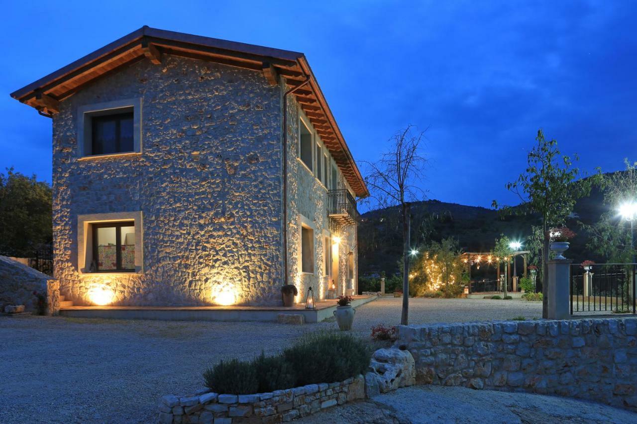 Hostal Casale Madeccia Sonnino Exterior foto
